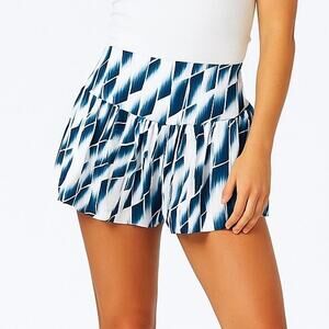 NWT New Age Queen Women’s Blue/White Geometric Print Skort. Size M.